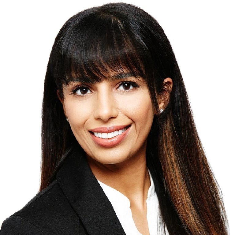 verified Business Lawyer in Toronto Ontario - Hina Rizvi